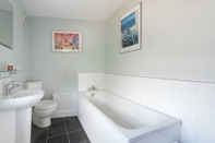 In-room Bathroom Traditional Richmond Home by Twickenham Green