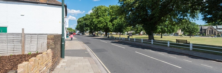 Luar Bangunan Traditional Richmond Home by Twickenham Green