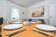 Bedroom Traditional Richmond Home by Twickenham Green