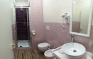 In-room Bathroom 6 ViOletta