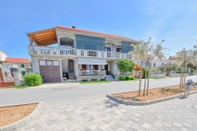 Exterior Apartments Marica