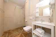 In-room Bathroom Apartments Redstone Luxury Apartments