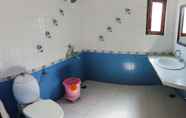 Toilet Kamar 7 Madhai Riverside