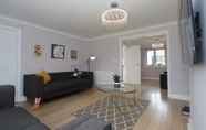 Common Space 2 Dunfermline Luxury 3 bedroom house