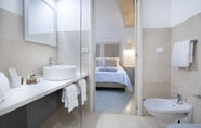 In-room Bathroom 3 Masseria Mazzetta Salento