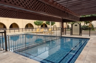 Swimming Pool Full Burj Khalifa  Souq al Bahar