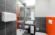 In-room Bathroom 5 Campanile Venice Mestre