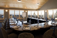 Dewan Majlis Surfside on Lake Superior