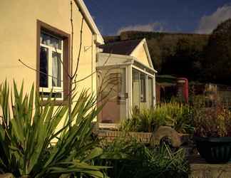 Exterior 2 Penybryn Cottages