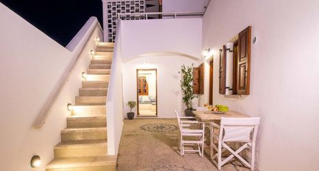 Lobby 2 Lindian Polis