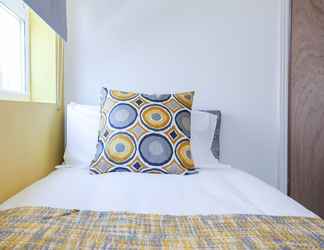 Kamar Tidur 2 Cosy Home Near Station, Parking, Netflix, Sleeps 5