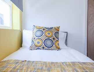 Kamar Tidur 2 Cosy Home Near Station, Parking, Netflix, Sleeps 5