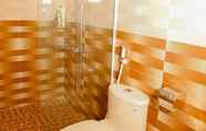 Toilet Kamar 2 Windy Fields Villa