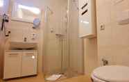 In-room Bathroom 4 SEETELHOTEL Nautic Usedom Hotel & Spa