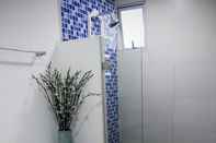 In-room Bathroom Palmetto 2103