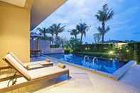 Swimming Pool Le Meridien Khao Lak Resort & Spa