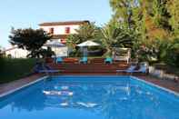 Swimming Pool Villa Nerone B&B