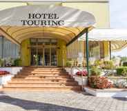 Exterior 2 Hotel Touring