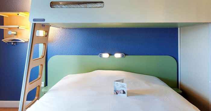 Bedroom Ibis Budget Arles Sud Fourchon