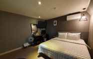 Kamar Tidur 2 TS Hotel