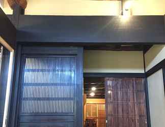 Lobby 2 Traditional Japanese Apartment Tonari