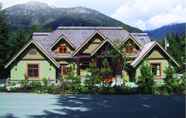 Bangunan 2 Whistler Alpine Chalet