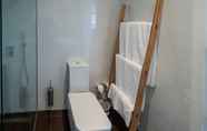 Toilet Kamar 7 FH Hotel