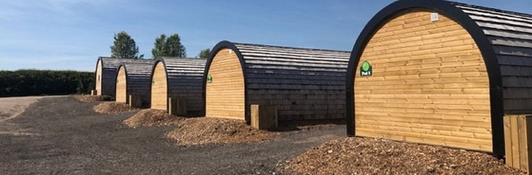 Luar Bangunan Cheshire Glamping Pods