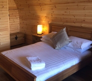 Bilik Tidur 4 Cheshire Glamping Pods