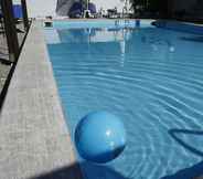 Swimming Pool 6 Hotel Elvira