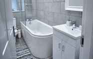 In-room Bathroom 5 The Townhouse Simple2let Serviced Apart