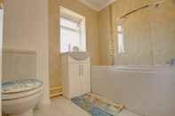 Toilet Kamar Elvington House