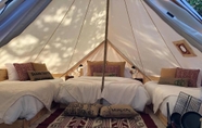 Kamar Tidur 6 Casa Blanca Glamping and Tours