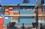 Exterior 2 Capri Motel