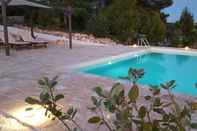 Swimming Pool Trulli Parco Grande Con Piscina Privata