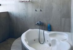 In-room Bathroom 3 Sky View Home Stay