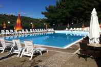 Swimming Pool Villaggio Turistico Defensola