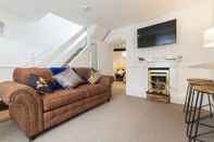 Ruang untuk Umum Modern Exeter City Cottage Howell Road