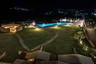 Swimming Pool Villa Aloni