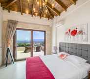 Bedroom 2 Villa Aloni