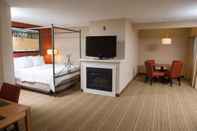 Bedroom Hawthorn Suites BY Wyndham Erie