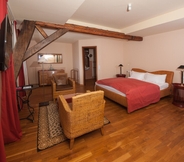 Bedroom 4 Weingut Gästehaus Mönchhof