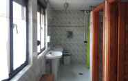 In-room Bathroom 5 Albergue Teverga - Hostel