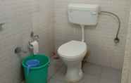 Toilet Kamar 5 Hotel Thuenpa Puenzhi