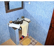 In-room Bathroom 2 Riad Maison Adrar Merzouga