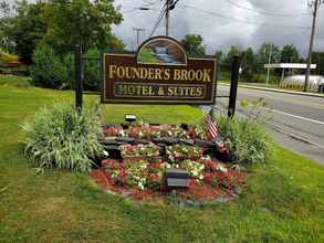 Exterior 4 Founder's Brook Motel and Suites