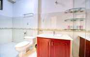 Toilet Kamar 5 Andrea Home Hotel