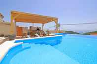 Swimming Pool Villa Sea Star