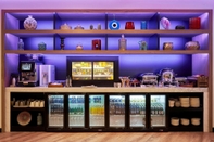 Bar, Cafe and Lounge YOTELAIR Istanbul Airport AIRSIDE