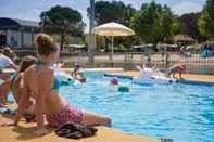 Kolam Renang Camping Italia Lido